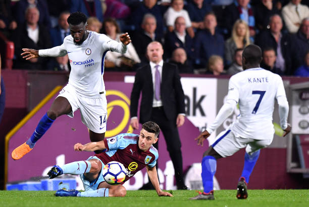 更接近他们 更接近他们