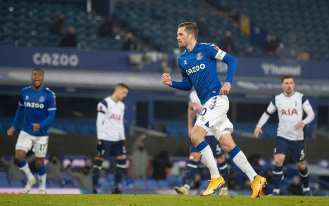 在足球转会 在足球转会